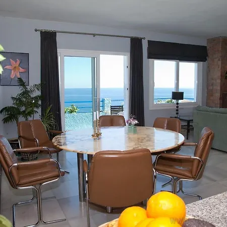 Magna * Estepona